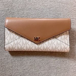 Micheal Kors Wallet